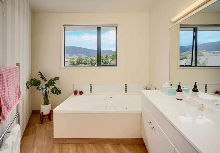 81 Aldinga Avenue Stoke_17