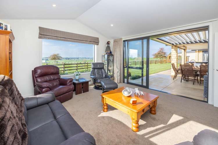 222 Meadway Road Ngahinapouri_14