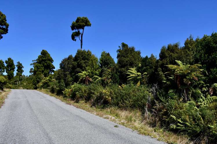 37 South Terrace Road Karamea_7