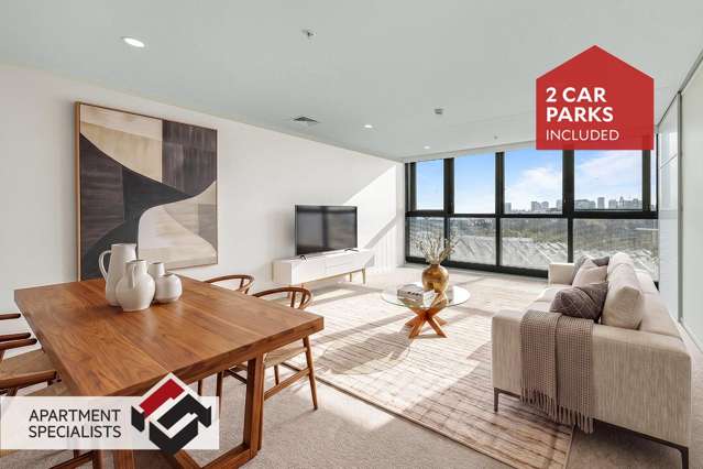 Newly Rebuilt Fringe Living with Views