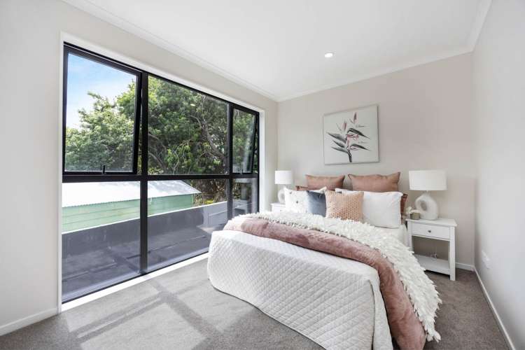 11C Norman Lesser Drive St Johns_21