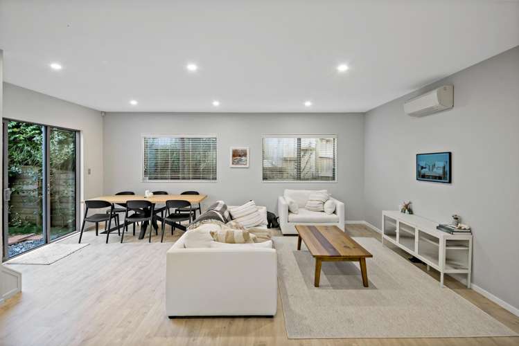 24C Castledine Crescent_3