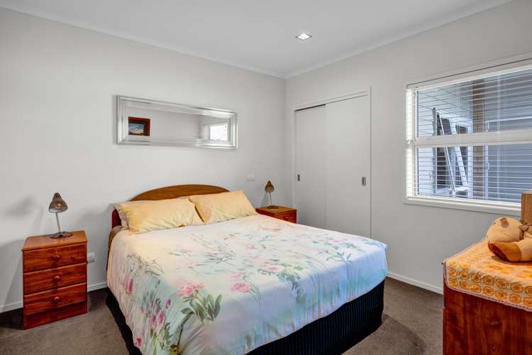 27 Montague Grove Stratford_15