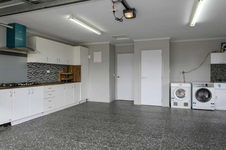 6 Broadcast Lane Rangatira Park_21