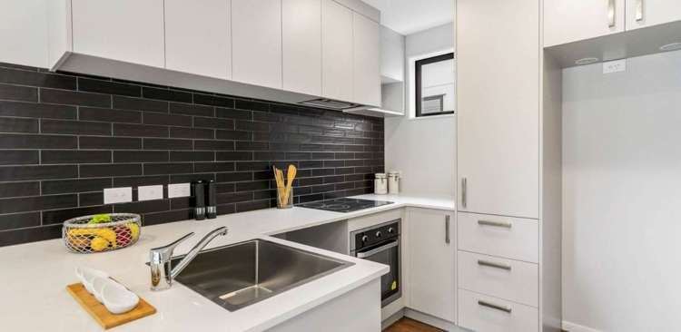 34 Tokai Place Glen Eden_1