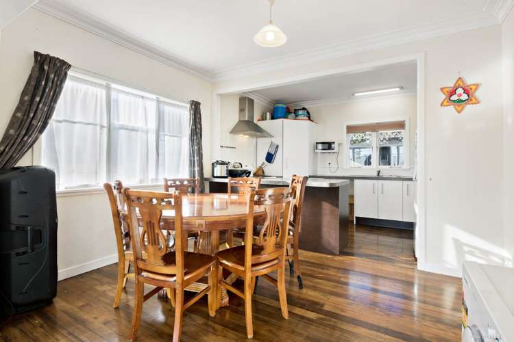 61 Sylvan Crescent Te Atatu South_8