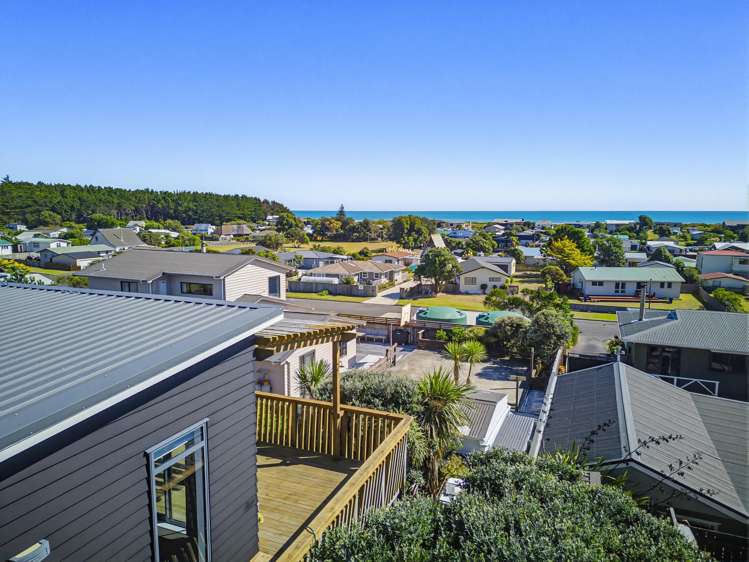 6 Arataki Grove Waitarere Beach_16