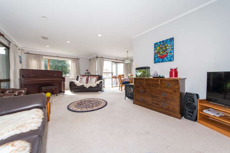 8 Tatyana Place Massey_10