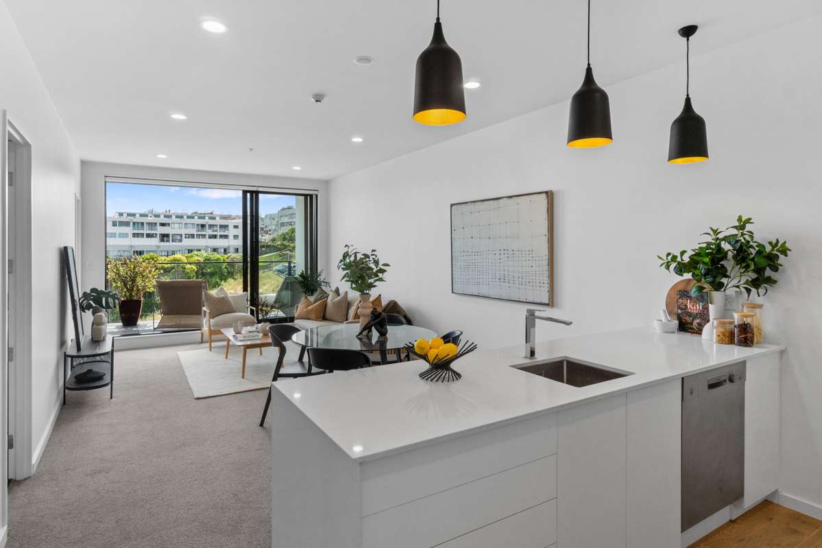 215/19 Rawene Road_0