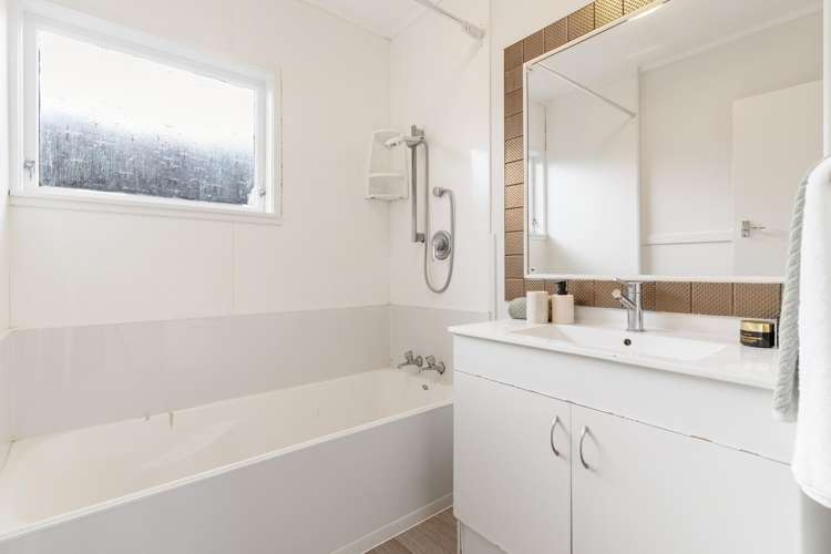 110a Mcleod Road Te Atatu South_17