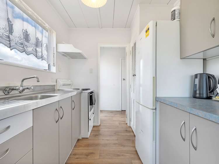 47 Farnworth Crescent_4