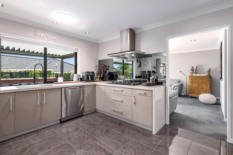 24 Stafford Rise Owhata_11