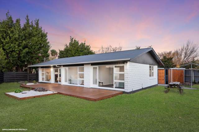 Modern Comfort Meets Family Function on 827sqm!