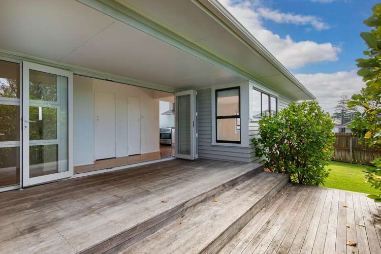 1/54 Seaview Terrace Mt Albert_2