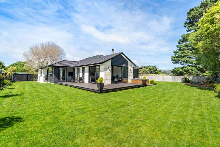 355 Grays Road Pāuatahanui_1