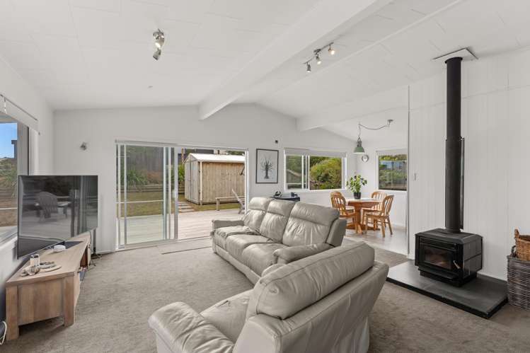 16 Karaka Street Otaki Beach_3