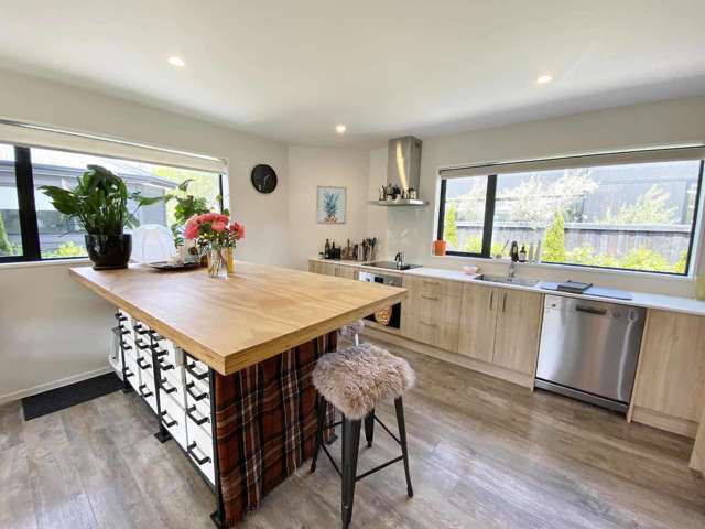2/98 Hills Road Richmond_1