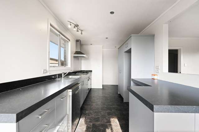 18 Oakfield Crescent Pukete_3