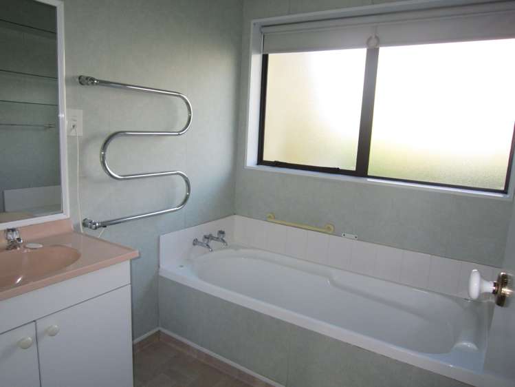 9 Sherpa Place Massey_13