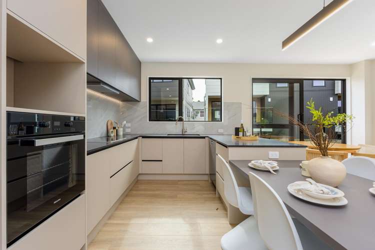 3/9 Catalina Crescent Forrest Hill_6