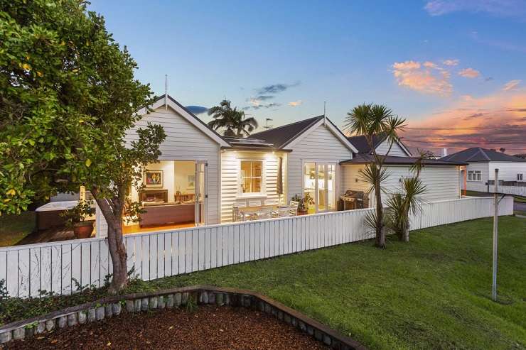 white modernist house with pool and hedges 306 Victoria Avenue Remuera