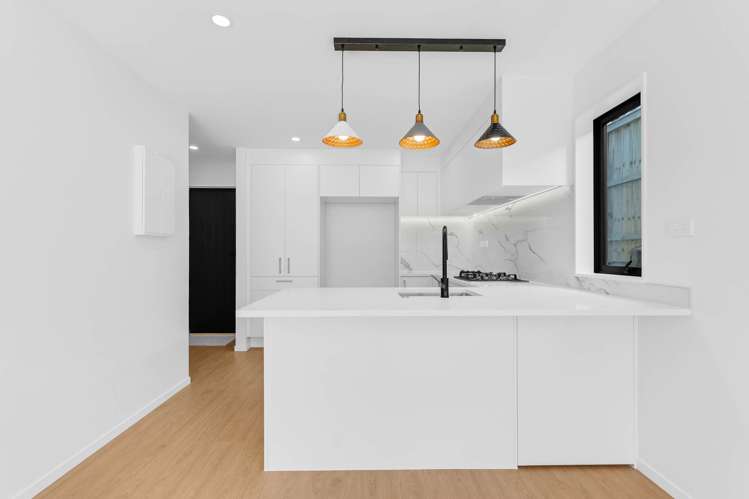 42d Burbank Avenue_0