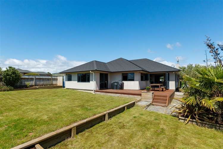 127 Pacific Drive Fitzherbert_26