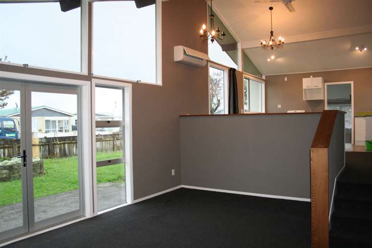 3 Clifton Drive Waitara_12