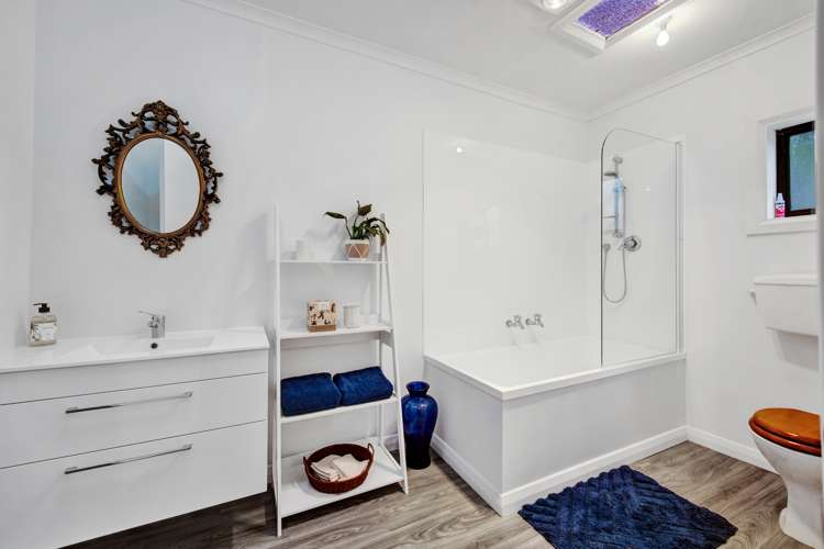 1082 Junction Road Egmont Village_17