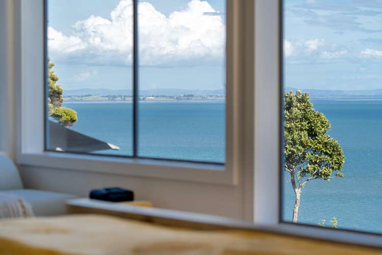 8 Herrings Cove Place Titirangi_20