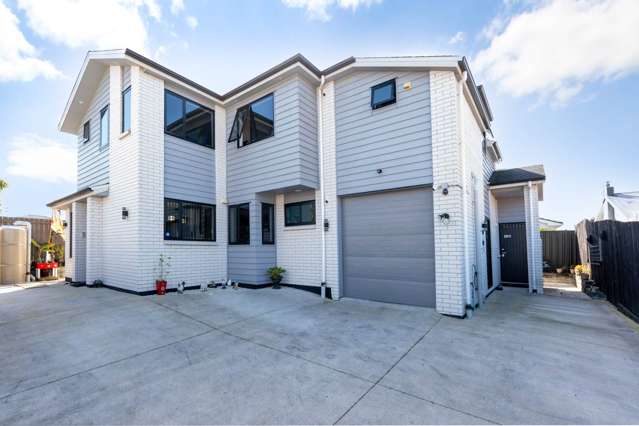 Legal Two Houses Under One Roof in Manurewa!