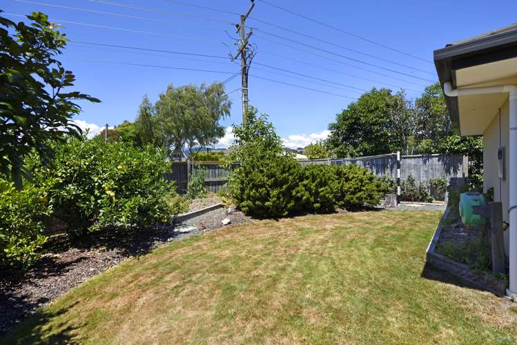 1 Ernest Place Brightwater_17