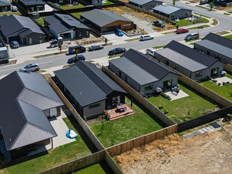 9 Waddell Street Lake Hawea_21