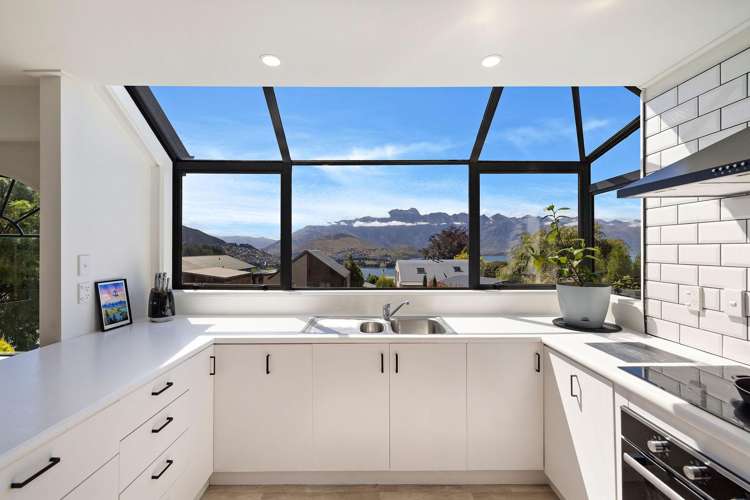 18a Avalon Crescent Fernhill/Sunshine Bay_4