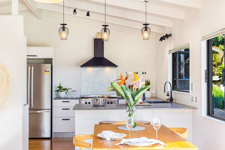 10 Edwin Mitchelson Road Muriwai_10