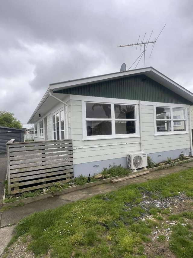 3-Bedroom Family Home for Rent – 104 Cargill Street, Papakura