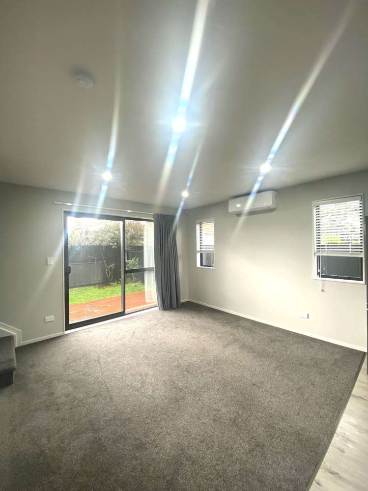 8/30 West Coast Road Glen Eden_1