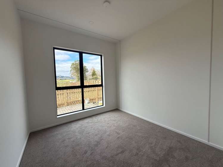 189 Otuwairoa Esplanade Papakura_14