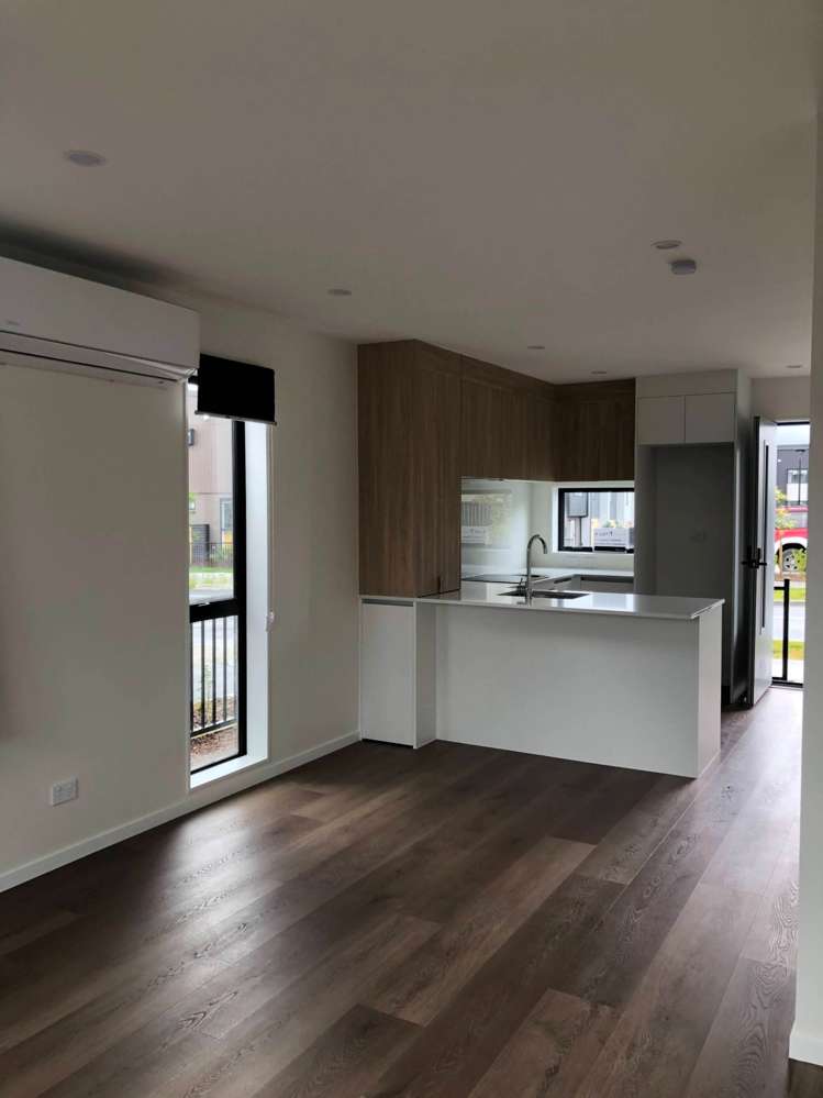 2/478 West Coast Road Glen Eden_1