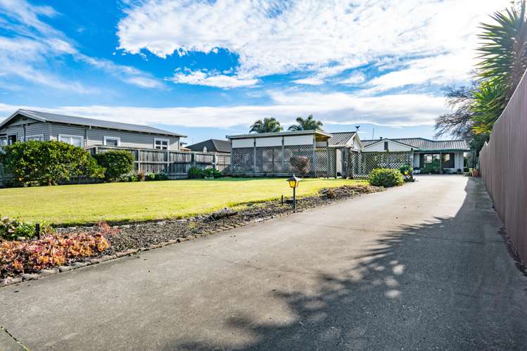 914 Willowpark Road North Mayfair_17