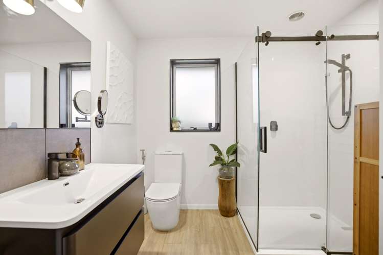 42 Trafford Street Harewood_11