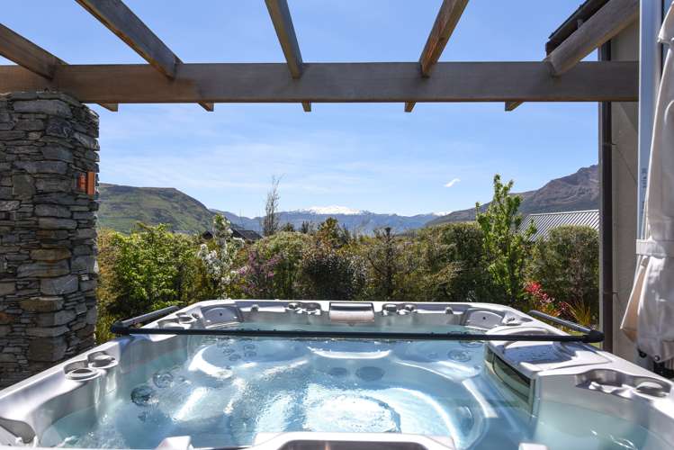 6 Bretby Court Jacks Point_22