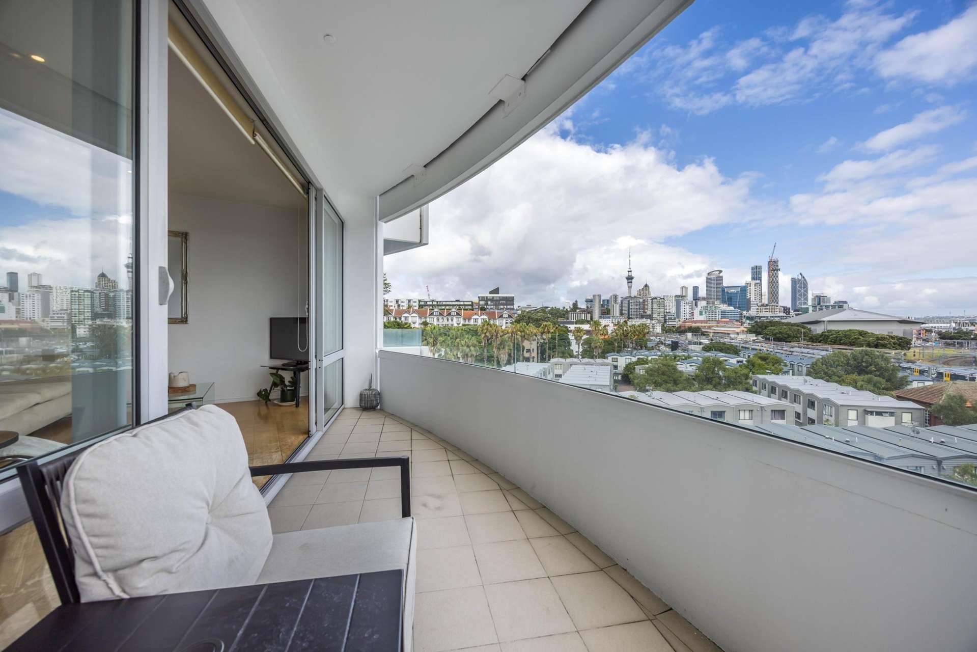 603/86 The Strand Parnell_0