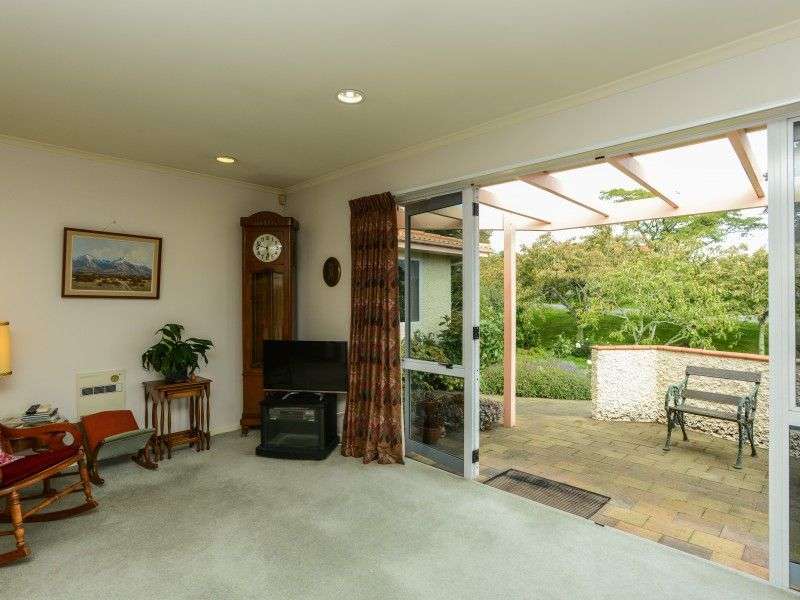1/35 Busby Hill Havelock North Hastings Houses for Rent One Roof