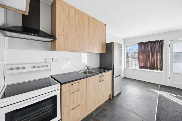 8/3 Rocklands Avenue Mt Eden_5