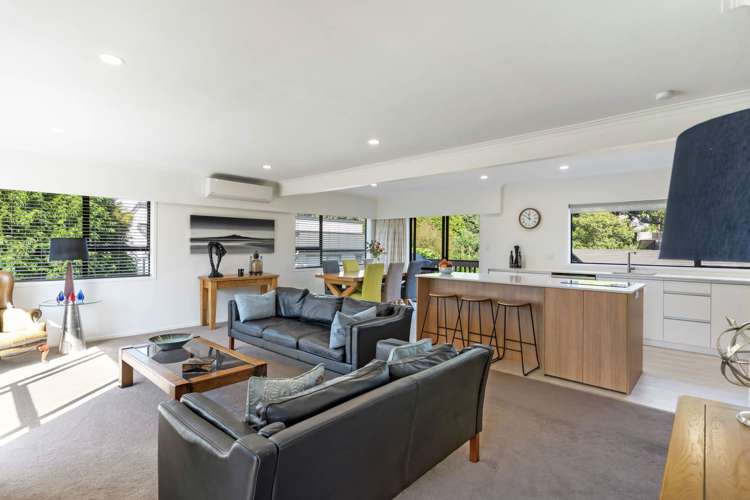 2/87 Beach Road Mellons Bay_9