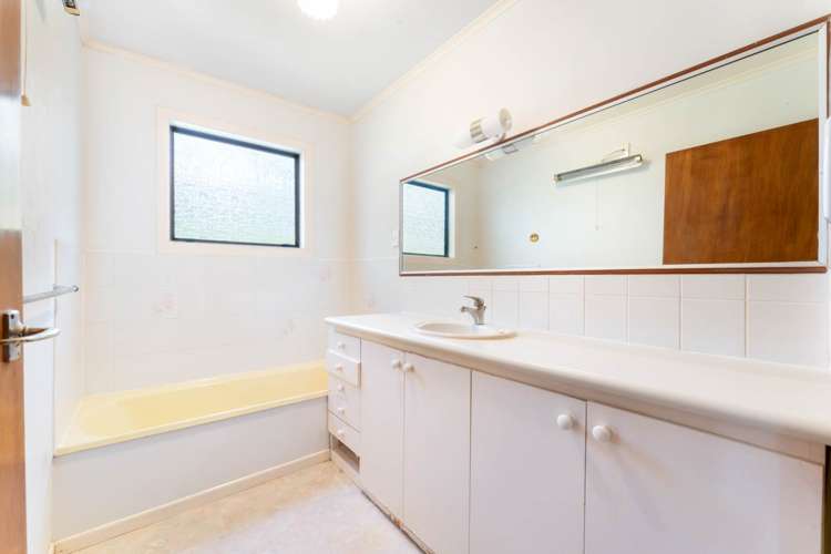 81 Don Buck Road Massey West_12