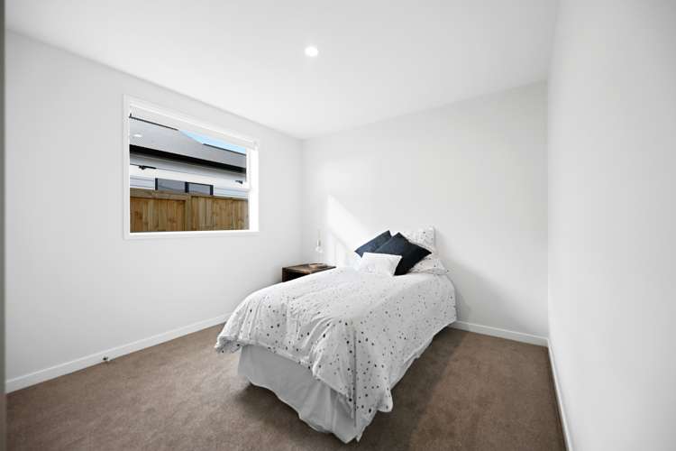 21 Halo Green Peacocke_9