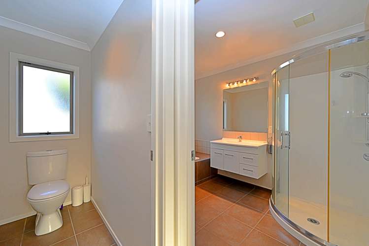 32 Orotu Drive Poraiti_10