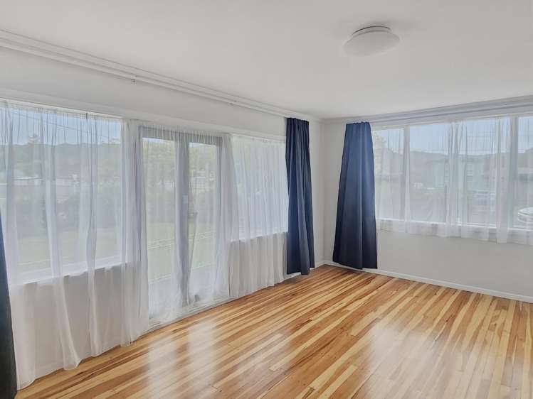 2 Miles Crescent 10629_6